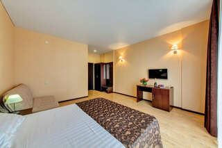 Гостиница Белла Виста Геленджик Классический четырехместный номер-3