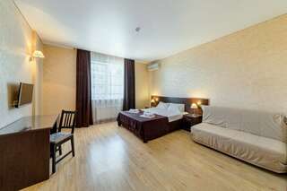 Гостиница Белла Виста Геленджик Классический четырехместный номер-1