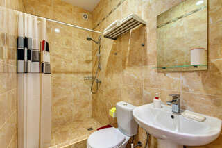 Гостиница Белла Виста Геленджик Двухместный номер Делюкс с 1 кроватью или 2 отдельными кроватями и балконом-2